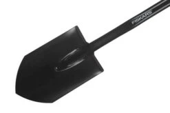Fiskars Solid™ Car Spade, F1014809 -Chic Outdoor Equipment F1014809 03 fiskars