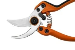 Fiskars Pro PB-8 Medium, Pruning Shears -Chic Outdoor Equipment FSPROPB8 04 fiskars 1
